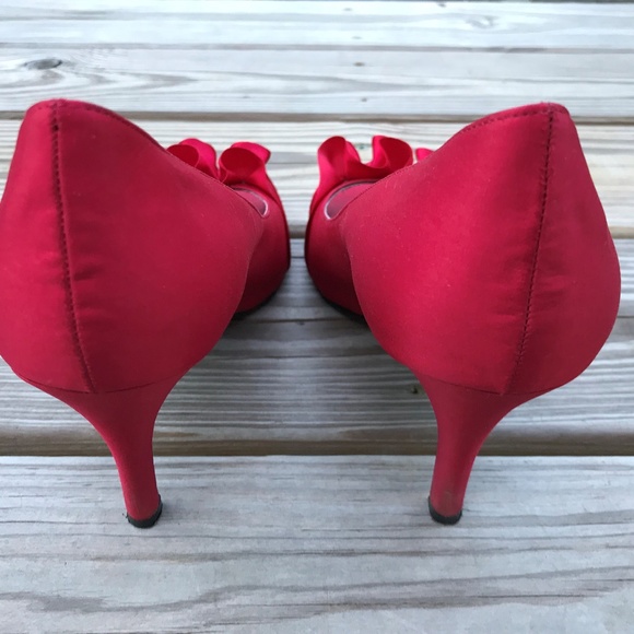 Nina Heels The Touch of Nina Women Red Fencel Pump - Picture 7 of 8